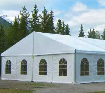 The 20X50m large tent with transparent window cloth achieves 100% space utilization